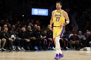 Skip：东契奇技犯被取消太离谱 NBA显然不想失去最大收视率和票房