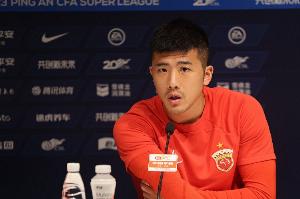 东体：朱骏“恭喜”李圣龙，有球迷感叹后者从一线队“退早了” - 360直播网头条