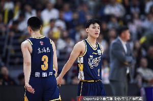 解说：北京内外线还需要磨合 广东的阵容搭配和打法有了很多变化