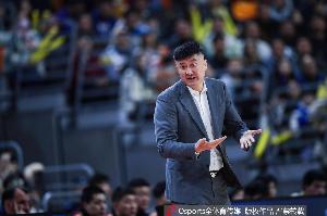 媒体人：广东强调一下纪律性 进攻打得耐心点 那就好打多了