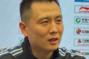 卢伟：偰李永炜腰伤&刘铮脚后跟骨刺&王哲林训练脚受伤 都不严重