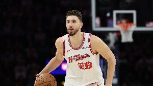 打得还可以！申京半场10中6拿到13分4板2助1帽