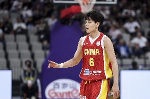 媒体人：杨舒予签约NBL后仍未报到 寸守伟当陪练类似当年杜锋外甥