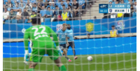 毛伟杰突破明天时倒地，VAR介入，主裁回看后取消点球判罚